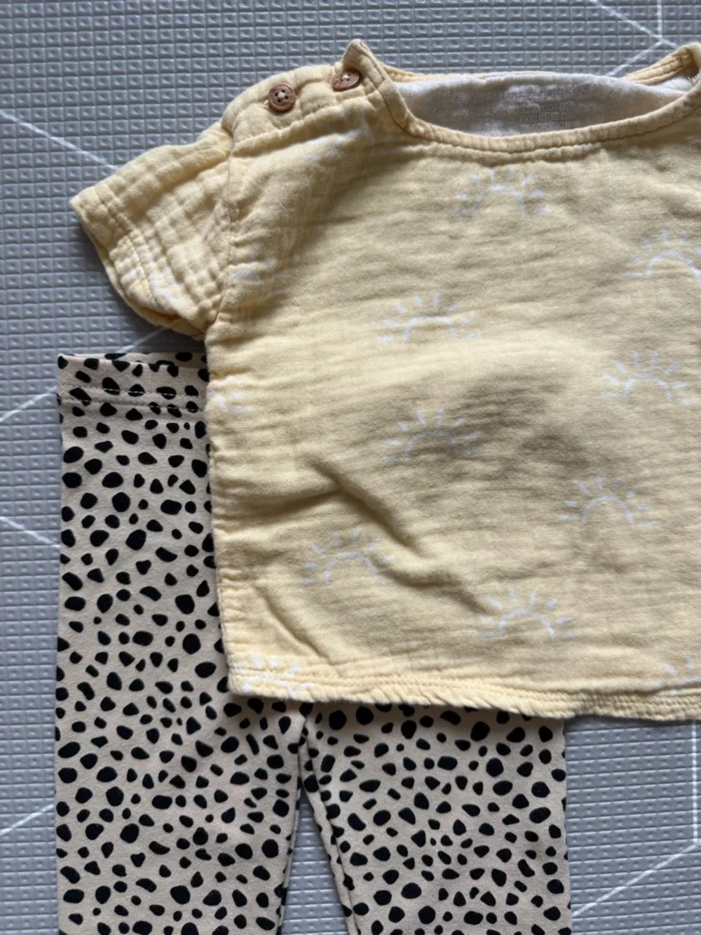 Easy Peasy|Baby girl/toddler set,tan Leopard Print Leggings & gauzy yellow top•